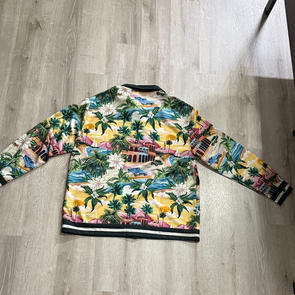 Tropical Print Button-Up Shirt - Picture 4 of 7